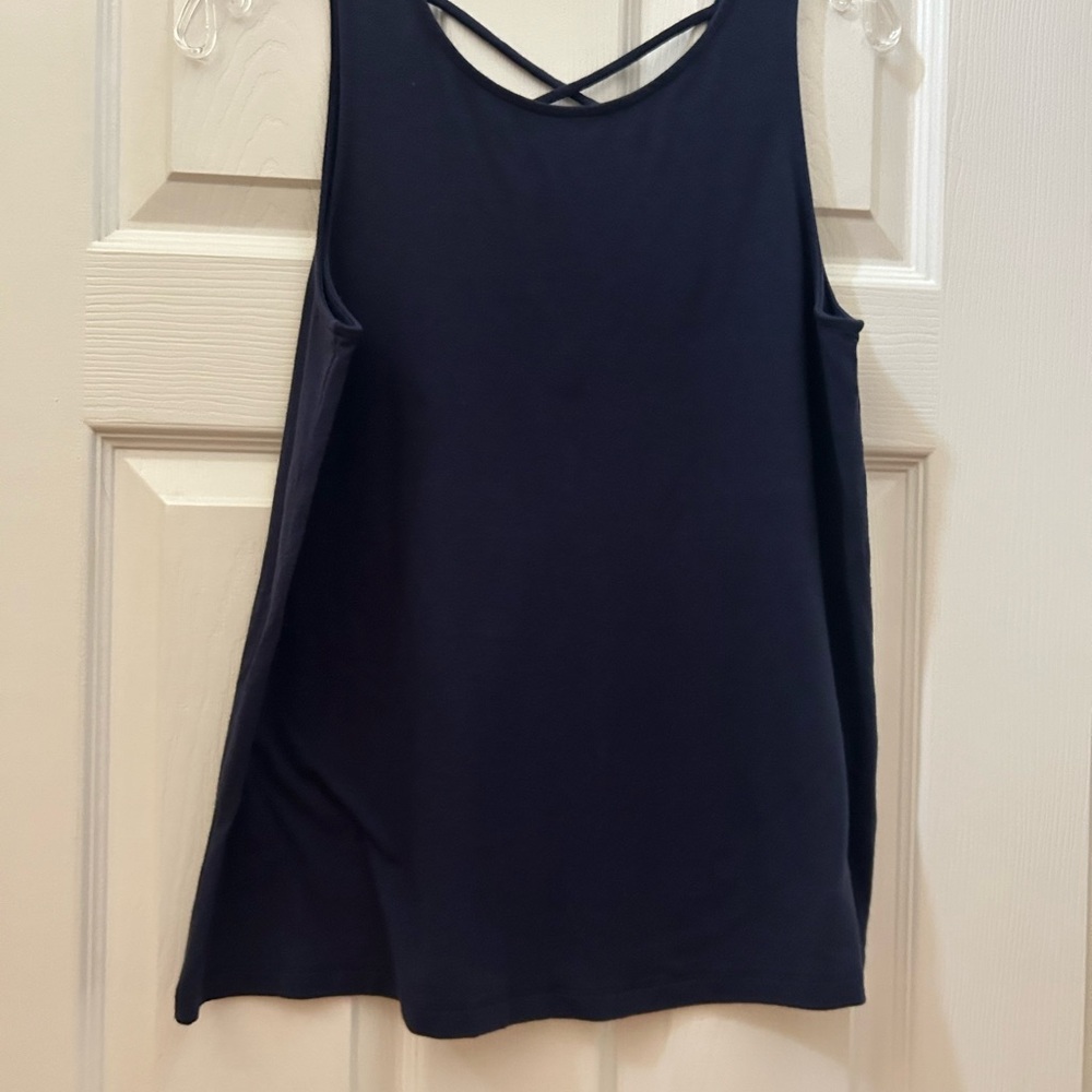 Lilly Pulitzer stretchy navy top. Medium.